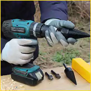 person holds Libiyi EasySplit Drill Bit